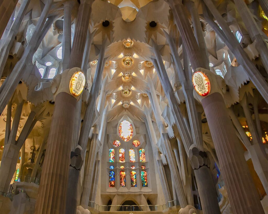 sagrada-familia-colonne-Barcellona-Spagna-Spain-Europa